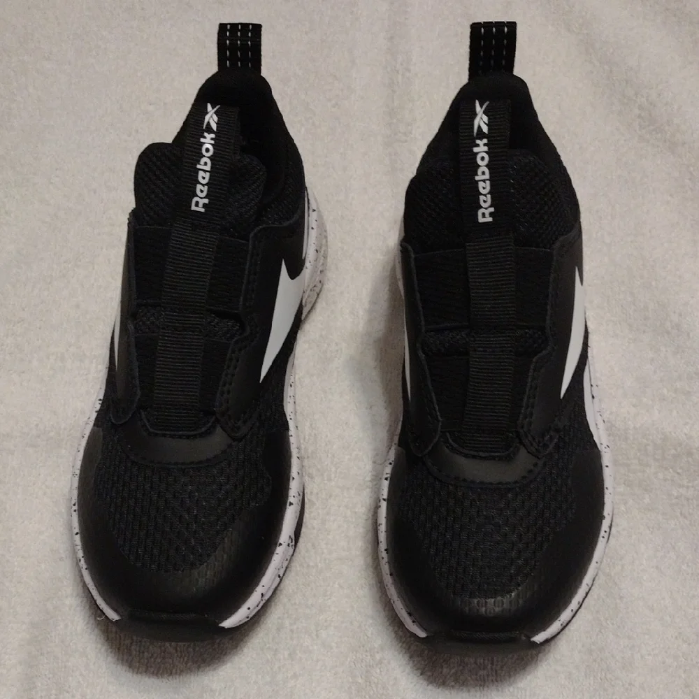 Reebok Black and White Sneakers Modern Athletic Design - Picture 2 of 5